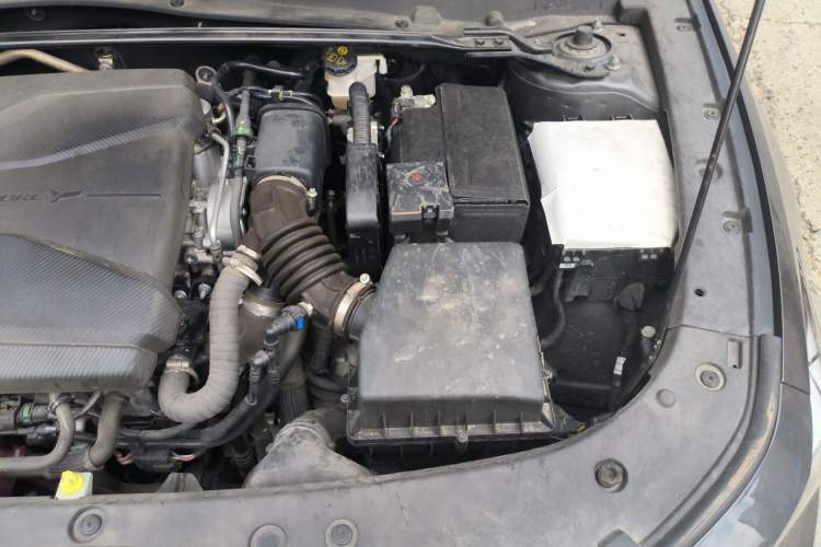 Used CHANGAN UNI-V 2022 1.5T Sport Edition Engine Bay Left