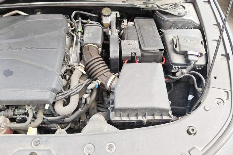 Used CHANGAN UNI-V 2022 1.5T Prestige Version Engine Bay Left