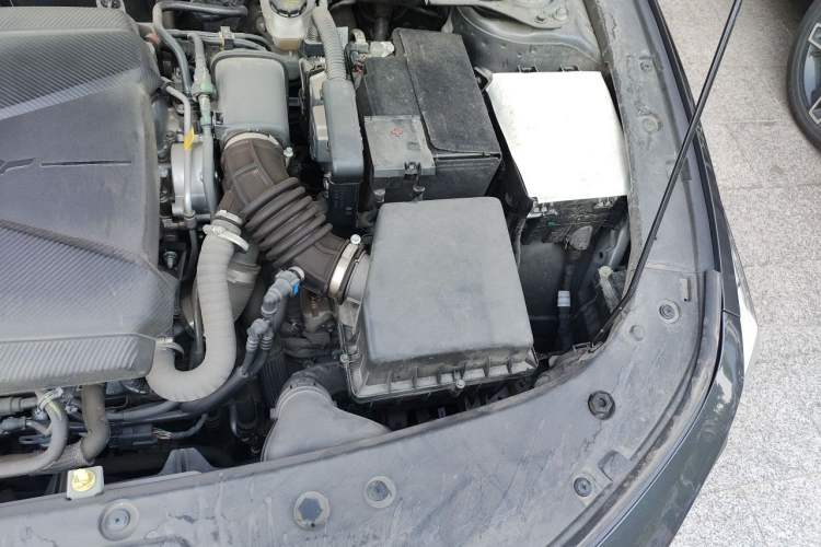 Used CHANGAN UNI-V 2022 1.5T Prestige Version Engine Bay Left