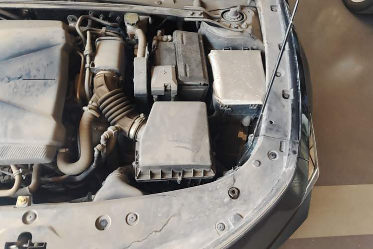 Used CHANGAN UNI-V 2022 1.5T Prestige Version Engine Bay Left