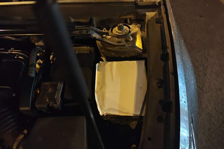 Used CHANGAN UNI-V 2022 1.5T Prestige Version Engine Bay Left