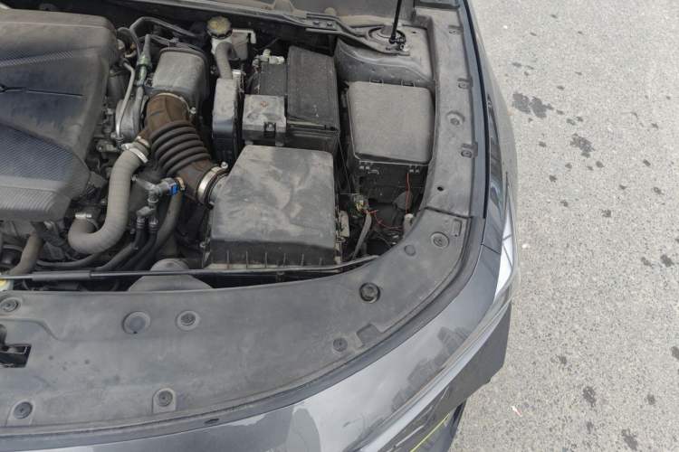 Used CHANGAN UNI-V 2022 1.5T Sport Edition Engine Bay Left