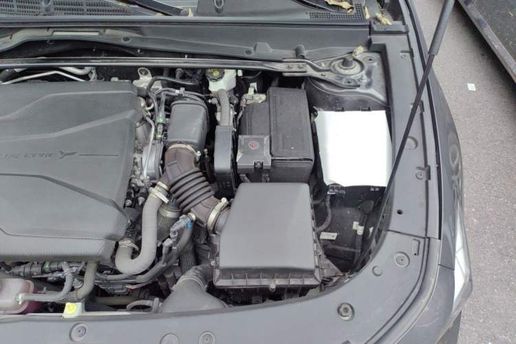 Used CHANGAN UNI-V 2022 1.5T Sport Edition Engine Bay Left