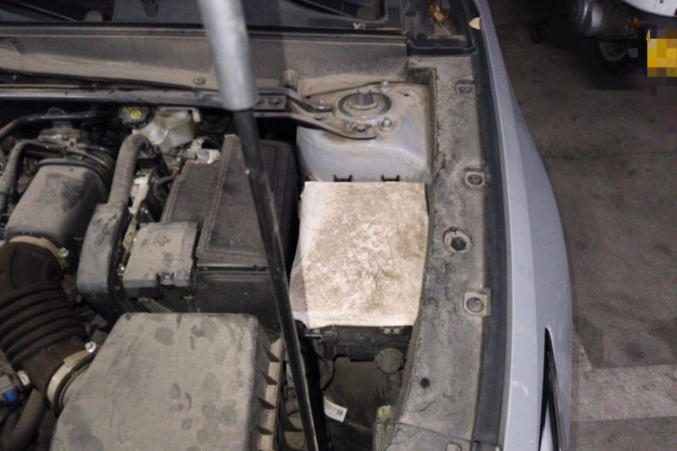 Used CHANGAN UNI-V 2022 1.5T Prestige Version Engine Bay Left