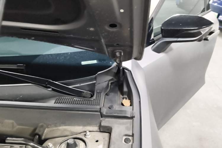 Used CHANGAN UNI-V 2022 2.0T Leading-Speed Edition Engine Bay Left