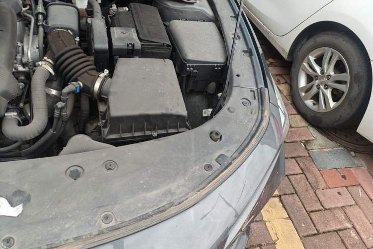 Used CHANGAN UNI-V 2022 1.5T Sport Edition Engine Bay Left