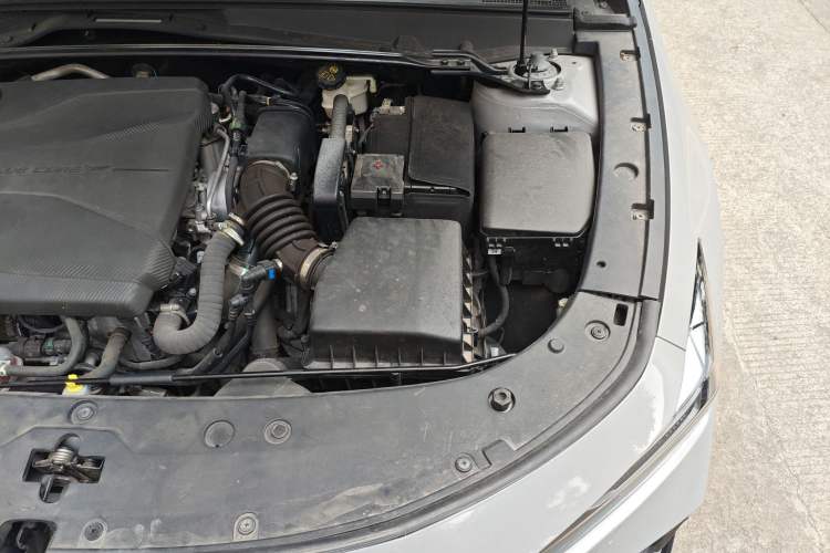 Used CHANGAN UNI-V 2022 1.5T Sport Edition Engine Bay Left