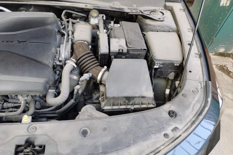 Used CHANGAN UNI-V 2022 1.5T Prestige Version Engine Bay Left