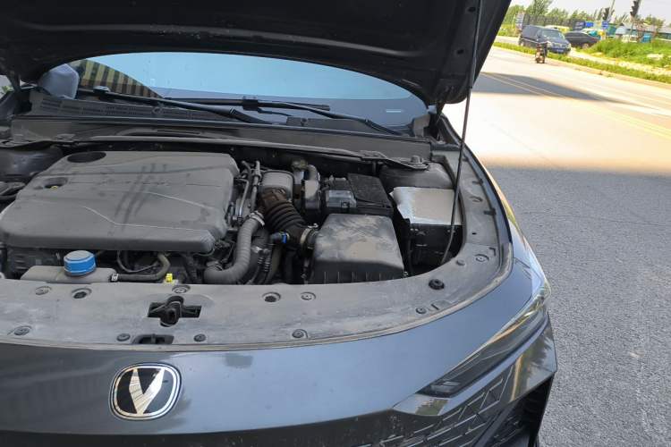 Used CHANGAN UNI-V 2022 1.5T Sport Edition Engine Bay Left