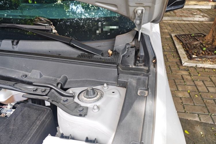 Used CHANGAN UNI-V 2022 1.5T Sport Edition Engine Bay Left