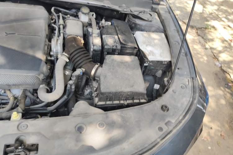 Used CHANGAN UNI-V 2022 1.5T Prestige Version Engine Bay Left