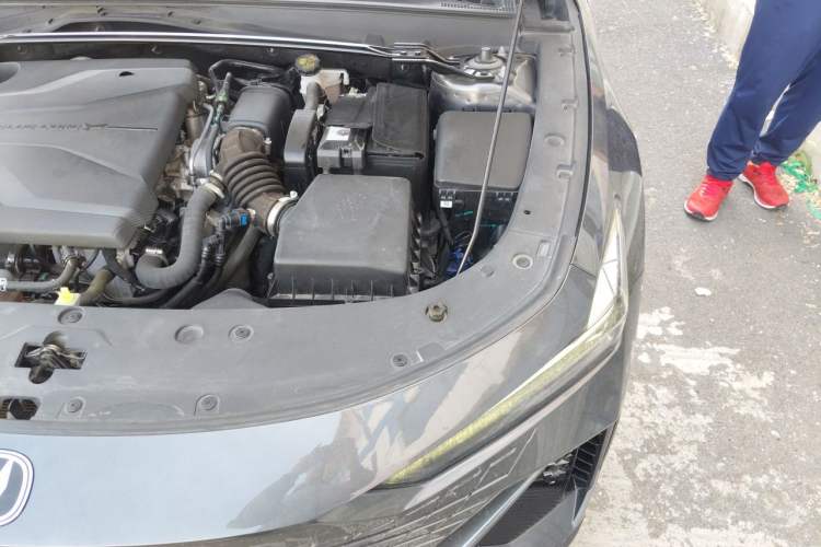Used CHANGAN UNI-V 2022 1.5T Prestige Version Engine Bay Left