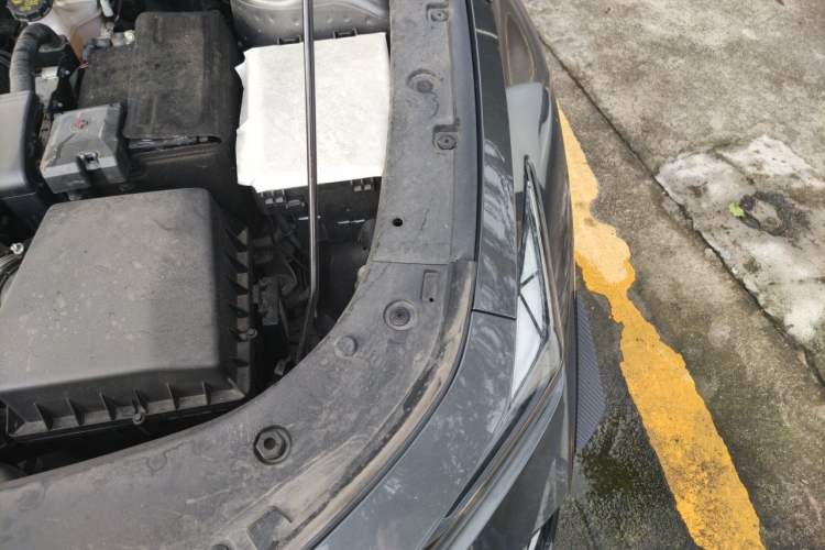 Used CHANGAN UNI-V 2022 1.5T Sport Edition Engine Bay Left