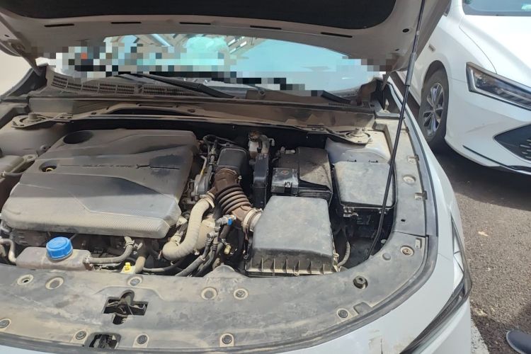 Used CHANGAN UNI-V 2022 1.5T Prestige Version Engine Bay Left