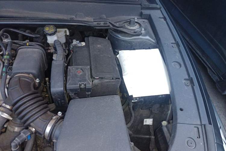 Used CHANGAN UNI-V 2022 1.5T Prestige Version Engine Bay Left