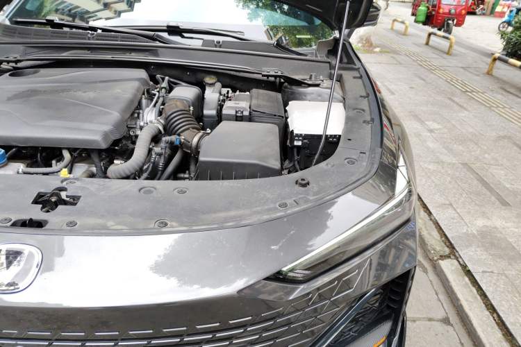 Used CHANGAN UNI-V 2022 1.5T Sport Edition Engine Bay Left