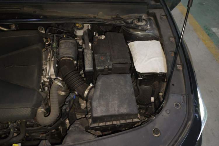 Used CHANGAN UNI-V 2022 1.5T Sport Edition Engine Bay Left
