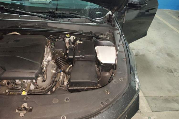 Used CHANGAN UNI-V 2022 1.5T Sport Edition Engine Bay Left