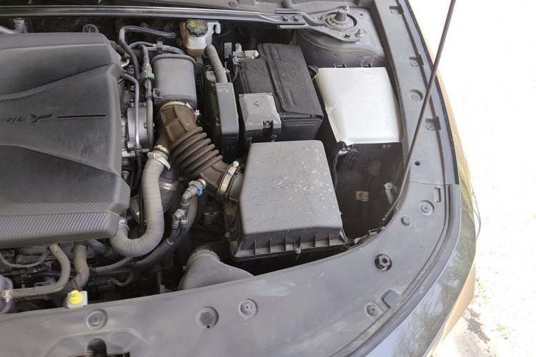 Used CHANGAN UNI-V 2022 1.5T Prestige Version Engine Bay Left