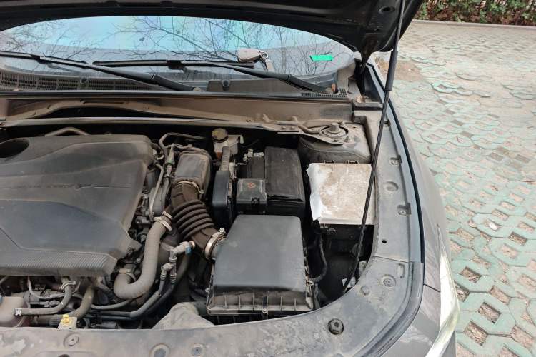 Used CHANGAN UNI-V 2022 1.5T Excellence Model Engine Bay Left