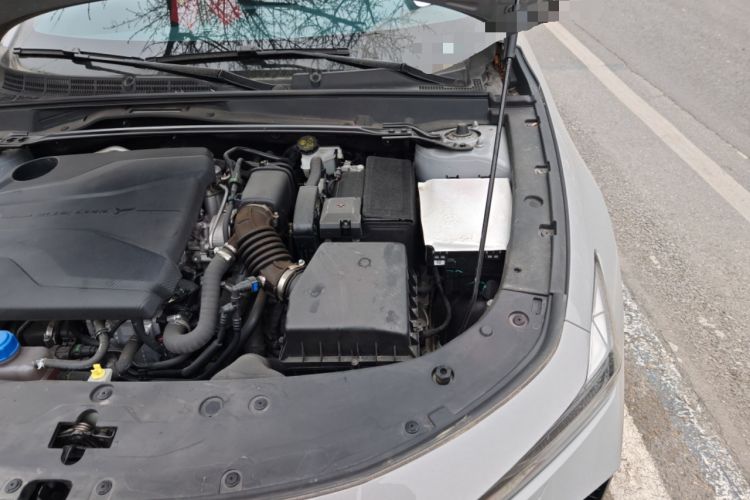 Used CHANGAN UNI-V 2022 1.5T Prestige Version Engine Bay Left