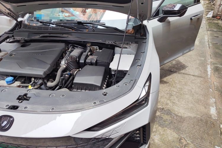 Used CHANGAN UNI-V 2022 1.5T Prestige Version Engine Bay Left