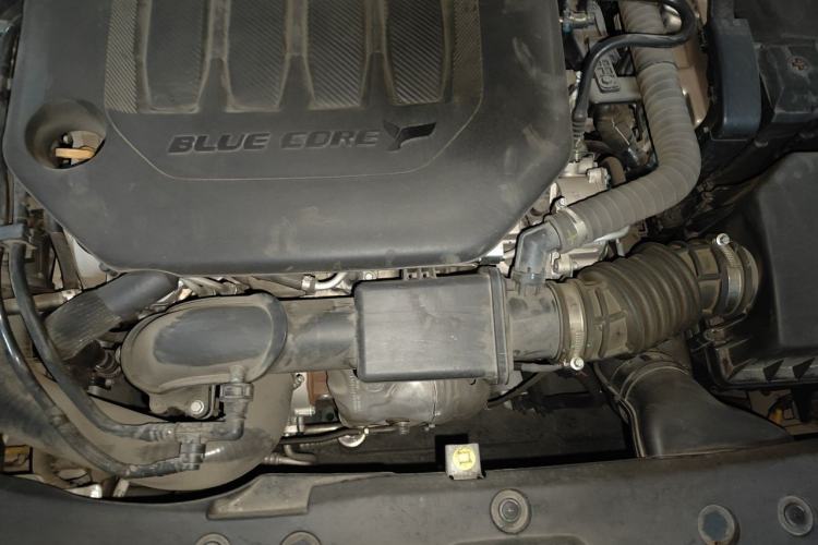 Used CHANGAN UNI-V 2022 2.0T Leading-Speed Edition Engine Bay