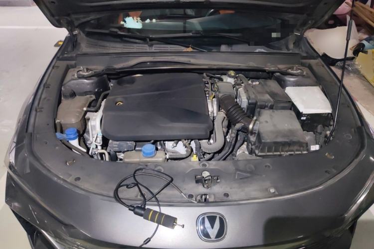 Used CHANGAN UNI-V 2022 1.5T Prestige Version Engine Bay