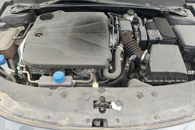 Used CHANGAN UNI-V 2022 1.5T Sport Edition Engine Bay