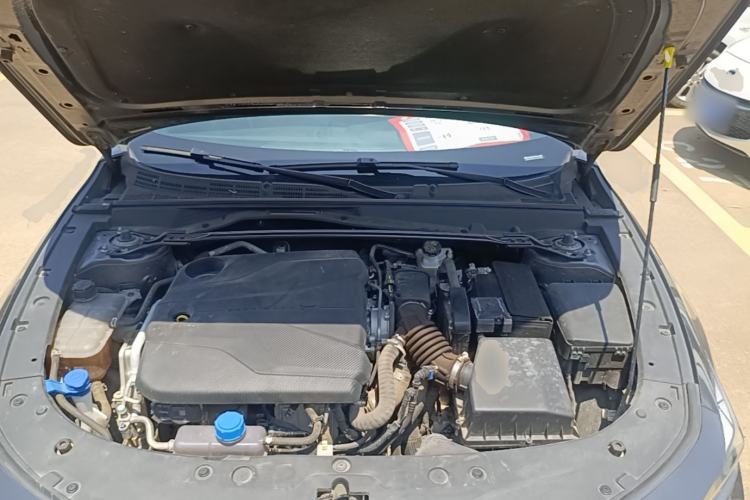 Used CHANGAN UNI-V 2022 1.5T Sport Edition Engine Bay