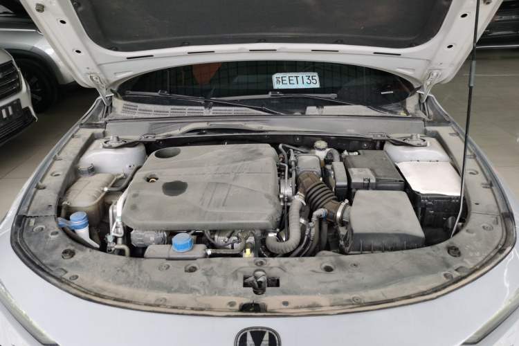 Used CHANGAN UNI-V 2022 1.5T Smart Navigation Version Engine Bay