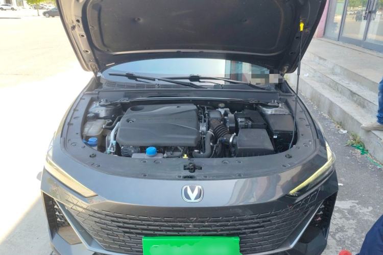 Used CHANGAN UNI-V 2022 1.5T Prestige Version Engine Bay