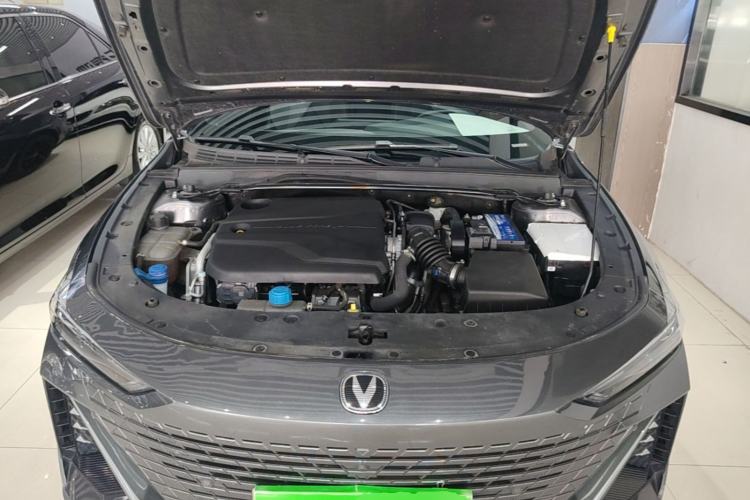 Used CHANGAN UNI-V 2022 1.5T Prestige Version Engine Bay