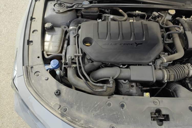 Used CHANGAN UNI-V 2022 2.0T Sporty Version Engine Bay Right