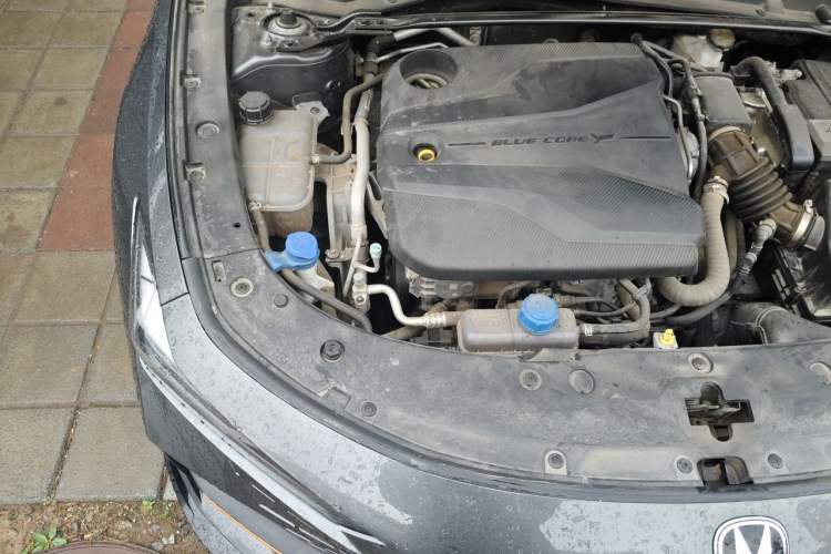 Used CHANGAN UNI-V 2022 1.5T Sport Edition Engine Bay Right