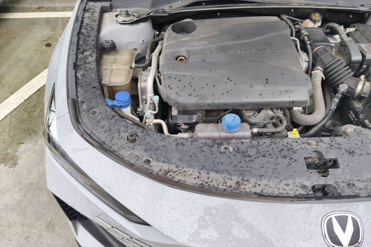 Used CHANGAN UNI-V 2022 1.5T Prestige Version Engine Bay Right