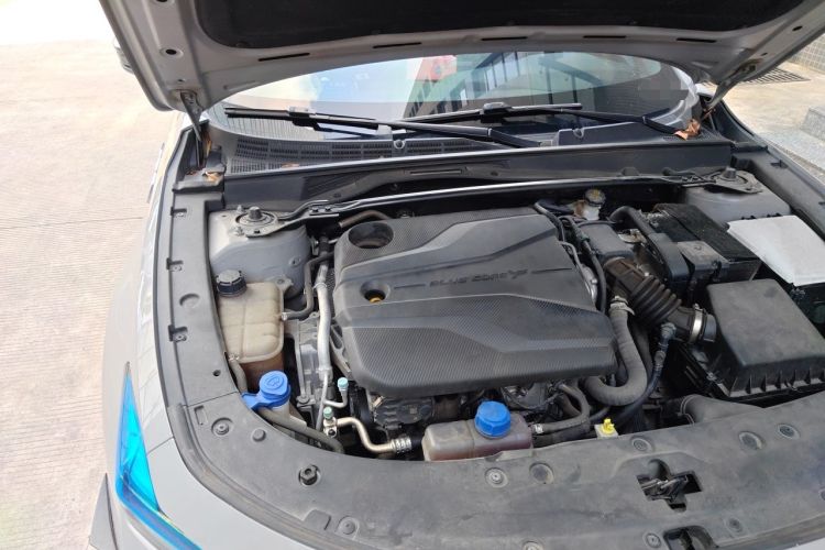Used CHANGAN UNI-V 2022 1.5T Sport Edition Engine Bay Right