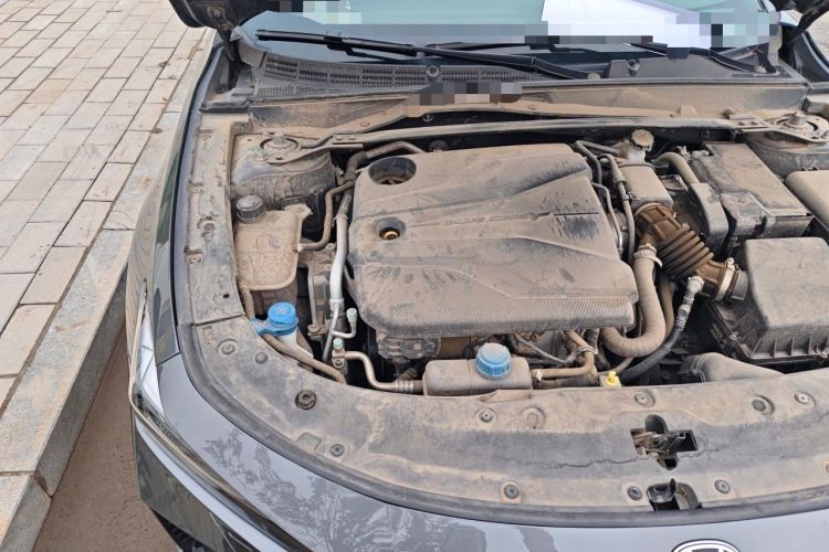 Used CHANGAN UNI-V 2022 1.5T Smart Navigation Version Engine Bay Right