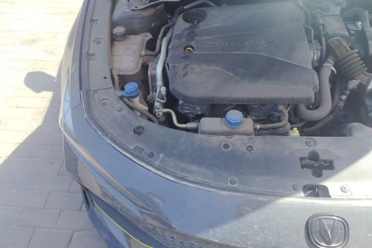 Used CHANGAN UNI-V 2022 1.5T Sport Edition Engine Bay Right