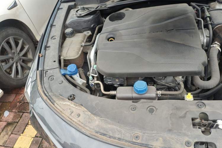 Used CHANGAN UNI-V 2022 1.5T Sport Edition Engine Bay Right