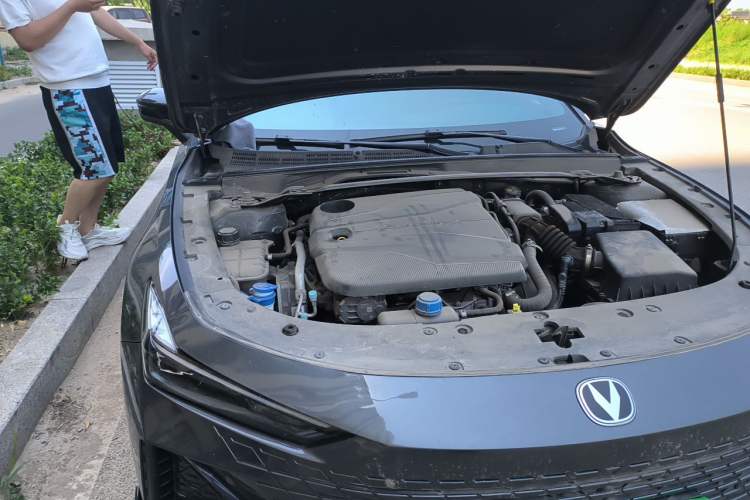 Used CHANGAN UNI-V 2022 1.5T Sport Edition Engine Bay Right