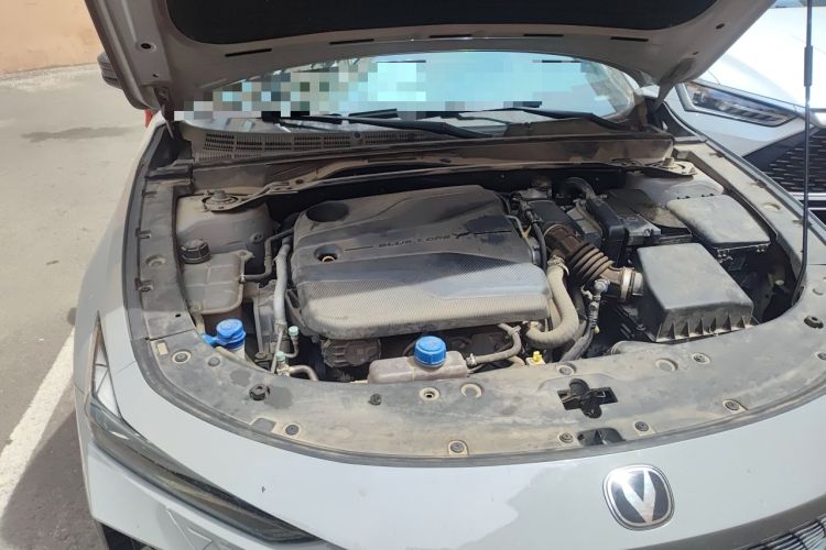 Used CHANGAN UNI-V 2022 1.5T Prestige Version Engine Bay Right