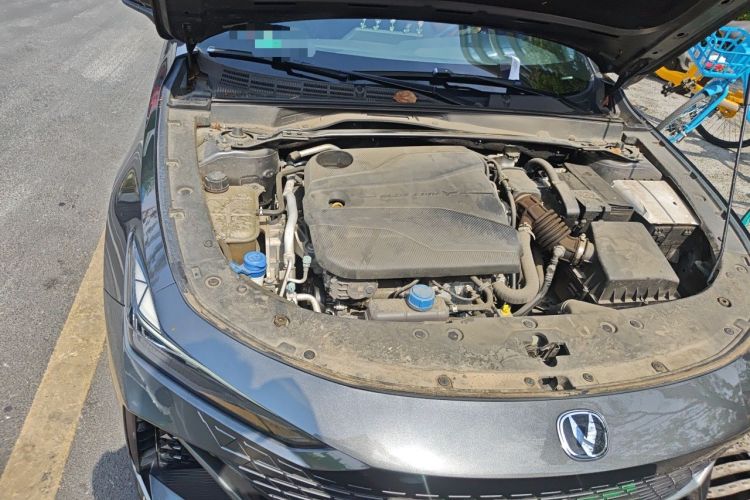 Used CHANGAN UNI-V 2022 1.5T Prestige Version Engine Bay Right