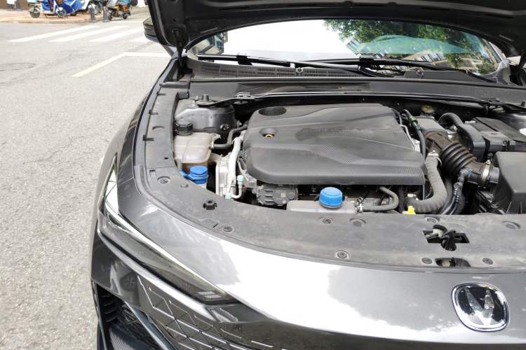 Used CHANGAN UNI-V 2022 1.5T Sport Edition Engine Bay Right