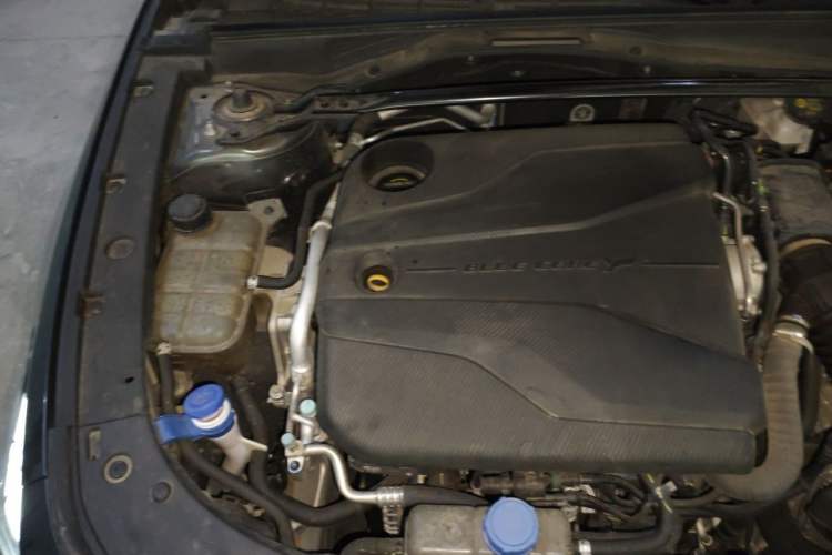 Used CHANGAN UNI-V 2022 1.5T Sport Edition Engine Bay Right
