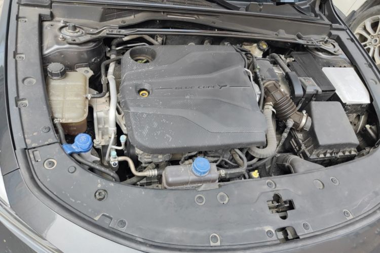 Used CHANGAN UNI-V 2022 1.5T Sport Edition Engine Bay Right