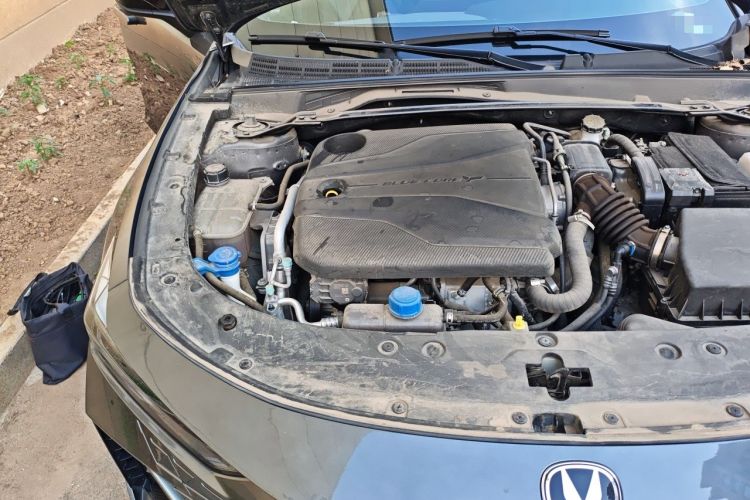 Used CHANGAN UNI-V 2022 1.5T Prestige Version Engine Bay Right