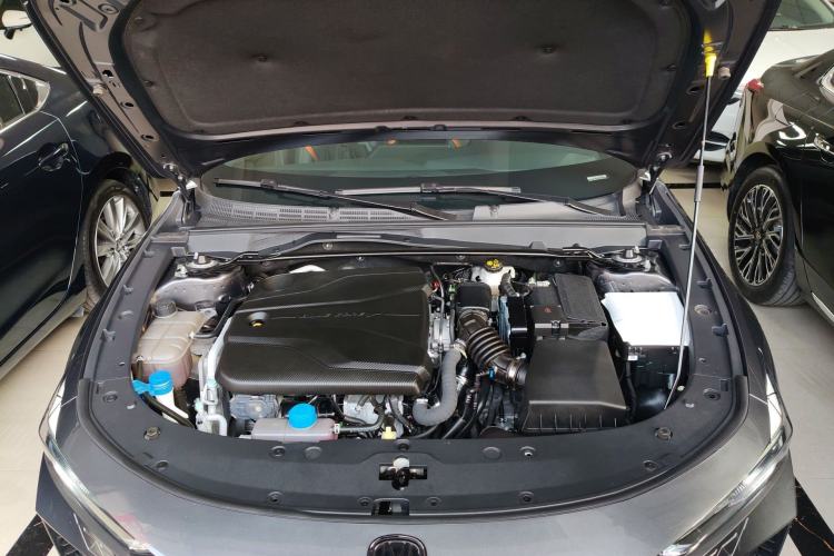 Used CHANGAN UNI-V 2022 1.5T Sport Edition Engine Bay