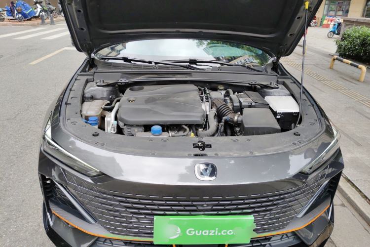 Used CHANGAN UNI-V 2022 1.5T Sport Edition Engine Bay