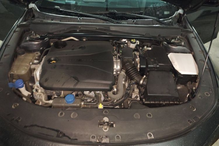 Used CHANGAN UNI-V 2022 1.5T Sport Edition Engine Bay